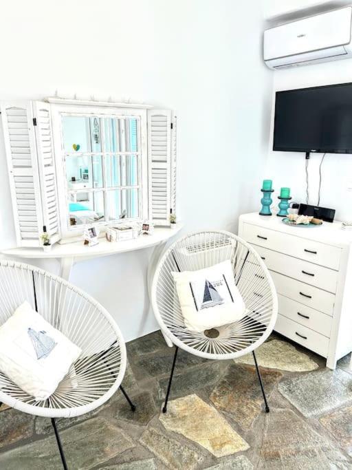 Villa Aggeliki's Cycladic By Hostandros *